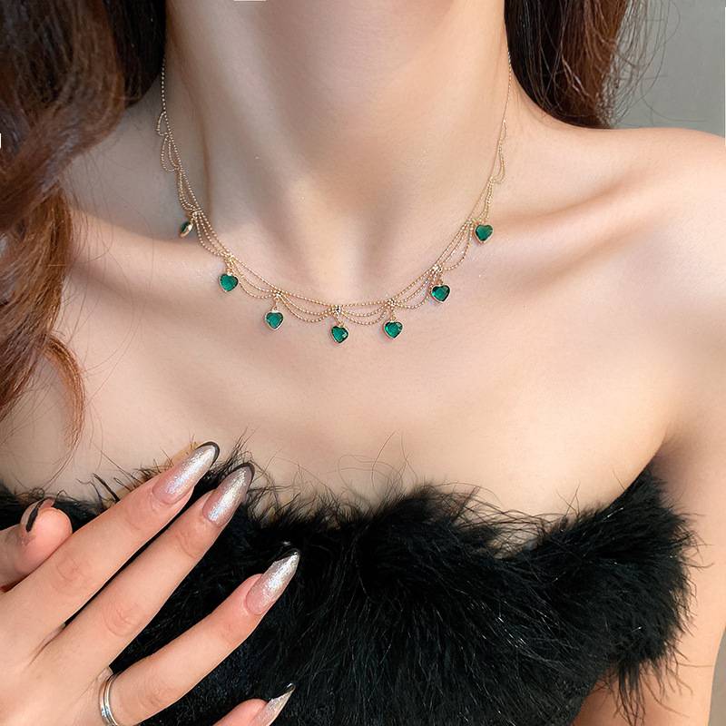 COLLAR ESMERALDAS DE LA ETERNA JUVENTUD